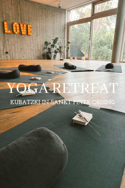 Yoga Shala mit LOVE Zeichen