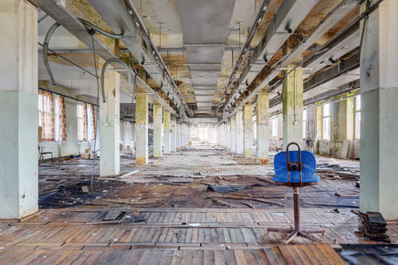 Maschinensaal der letzten aktiven Strumpffabrik in Thalheim/Erz.