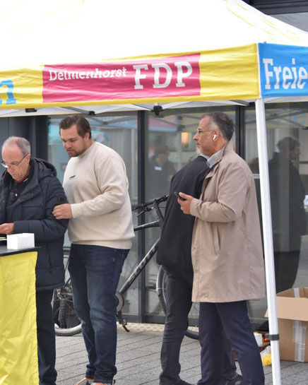 FDP-Infostand-Foto-von-Michael-Winter