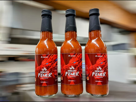 wilde hilde produziert meine eigene feurig scharfe currywurst bbq soße und ketchup mit individuellem eigenen Etikett
