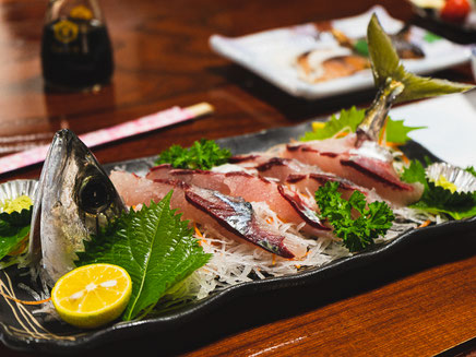 Yoparai Saba, or "Drunken Mackerel", is fed sake lees to enhance the flavor.