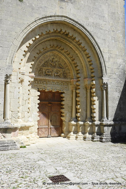 04 - Ganagobie - Monastère Notre-Dame - L'église : Le portail (façade occidentale)