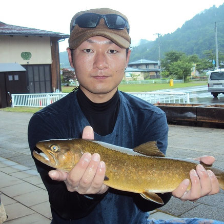 飛騨高山渓流王新井佳祐様