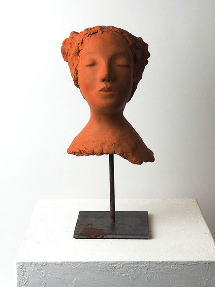 Mädchenkopf Skulptur auf Ständer