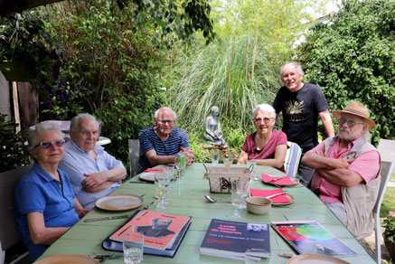 Réunion très conviviale du comité Ducos à l'issue d'une séance de relecture des textes de l'ouvrage en question.