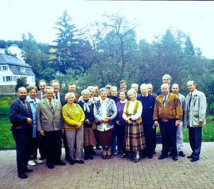 Treff der Kirchenvorstände aus Schleusingen und Gießen im Waldhof Elgershausen bei Greifenstein, 1996 // Foto: privat