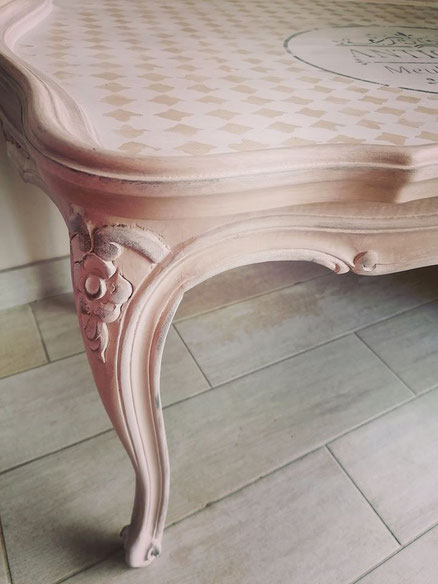 relooking de meubles le mans sarthe table basse antiquité beige pochoirs