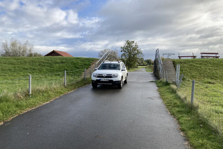 Kleine Straße am Deich