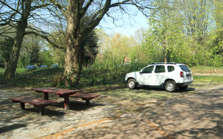 Am Parkplatz