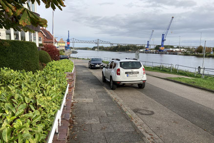 Kurzer Halt im Hafengebiet