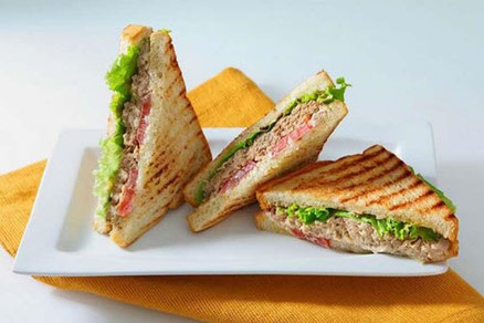 Sándwich integral vegetal con atún