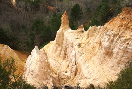 Bild: Ockerberge Rustrel im Vaucluse 