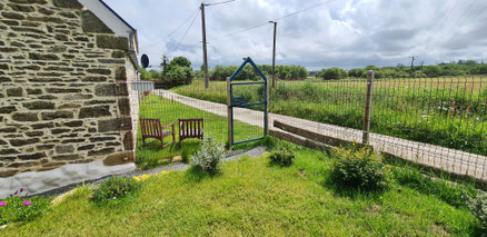 Ferienhaus, Kraou Bian, Guisseny, Cote des Legendes, Finistere, Bretagne, Ruhe, Urlaub, Erholung, Entspannung, ländlich, Urlaub mit Hund, Steinhaus, bretonisch, Garten eingezäunt, Strand, Meer, Garten, separater Eingang
