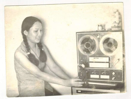 ly-80er jahre-hanoi-tonbandgeraet-aufzeichnung-radiosprecherin