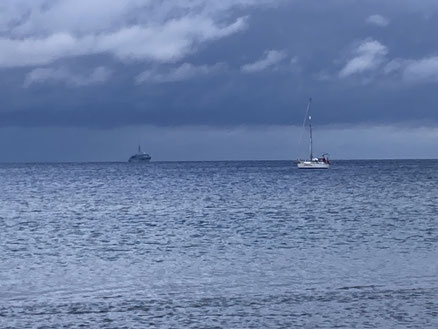 Krieg und Frieden begegnen sich in der Lübecker Bucht.