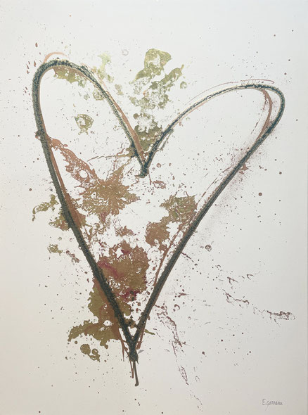 Oeuvre d'art symbolisant un coeur à la peinture dans les tons de beige, vert et bronze