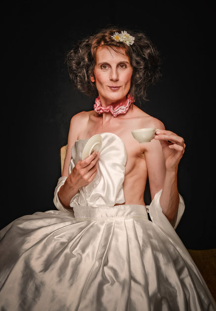 Teekränzchen im Reifrock, Foto: Joachim Dette, 2018