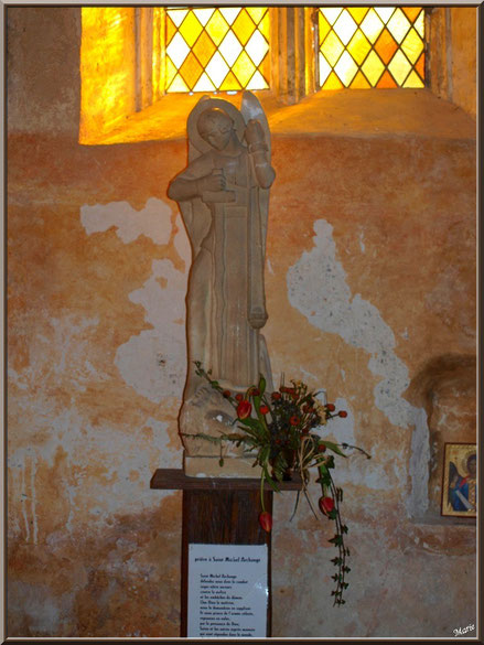 Eglise St Michel du Vieux Lugo à Lugos (Gironde) : la statue de Saint Michel Archange