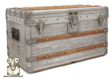 Louis Vuitton aluminum explorer mail trunk - €192,890