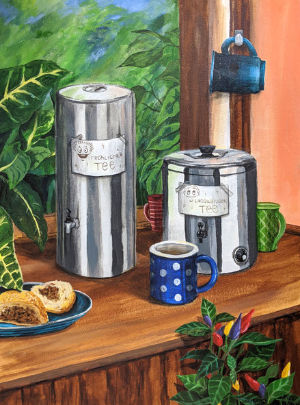 Acrylbild "Teebuffet auf der Wayfarer": zwei große Teegefäße, davor eine blaue Tasse mit weißen Punkten, links Rauchsemmeln auf einem blauen Teller, im Vordergrund eine Chilipflanze und im Hintergrund ein Fenster mit grünen Pflanzen