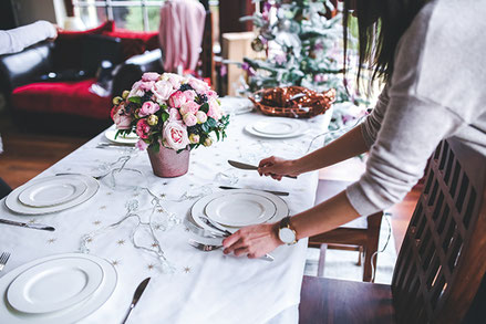 A compter de la fin du 19ème siècle, la tradition française s’ancre autour du partage de trois repas par jour. Crédit photo : Pixabay© kaboompics