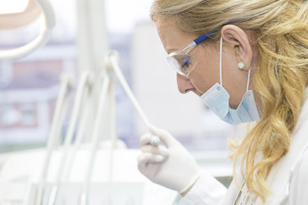 Les métiers de la santé sont très largement féminisés - crédit photo : Pixabay©Darko Stojanovic
