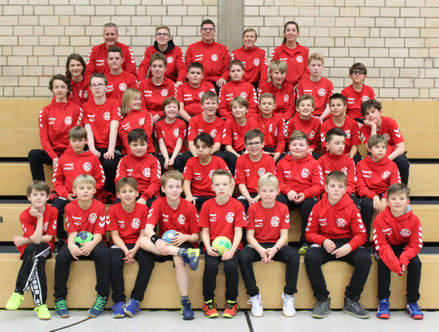 Hatten eine tolle Handballsaison 2018/19 miteinander: die Spieler und Trainer der JSG Westfalia Dortmund. (Text/Foto: Verein)