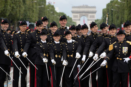 Mon petit-cousin, Baptiste, a défilé ce 14 juillet sur les Champs Élysées (3e en partant de la droite sur la photo).