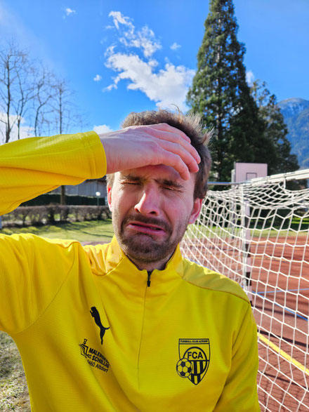 Christian "Crack" Schilter wurde mit dem gelben Karton bestraft.