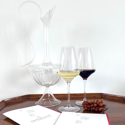 Verres de vins blanc et rouge et livrets pour ateliers degustations a Paris