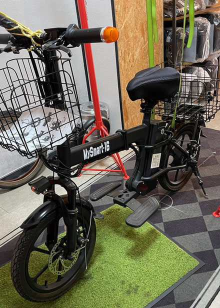 SunSun MySmart16 の車体全体。リアパンク修理のため入庫した状態。