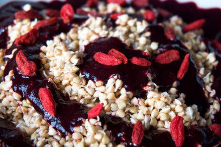 Buchweizen-Heidelbeer-Porridge - roh, vegan, glutenfrei