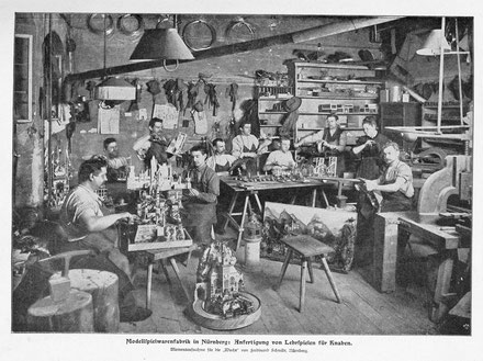 Blick in die "Mechanische Blechspielwaaren-Manufaktur G.L. Staudt", Fotograf dieses seltenen Dokuments ist Ferdinand Schmidt, fotografiert 1899.      >zoom<