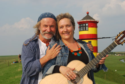 Klaus-Peter Wolf mit Bettina Göschl (C) Holger Bloem