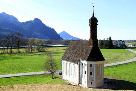 Heilig Kreuz Kirche in Windshausen, Hinterberg. Bildrechte Junge Hinterberger