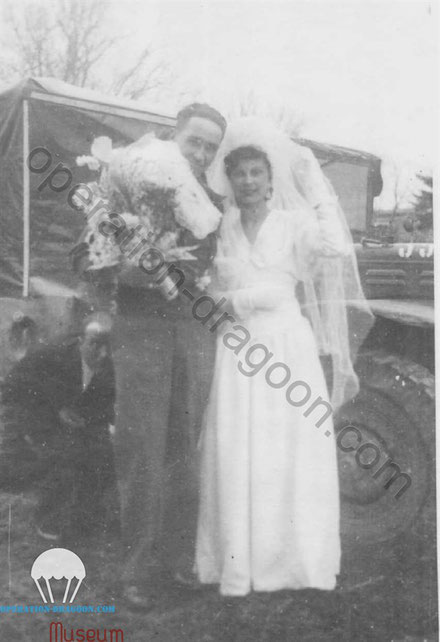 Clarence PALMER and Eliette CALVIER for their wedding the 8th February 1946