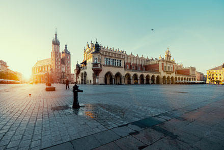 Krakow top things to do - Town Square - Copyright Neirfy