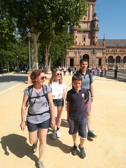 Visite à pied en français en famille, Plaza de Espana