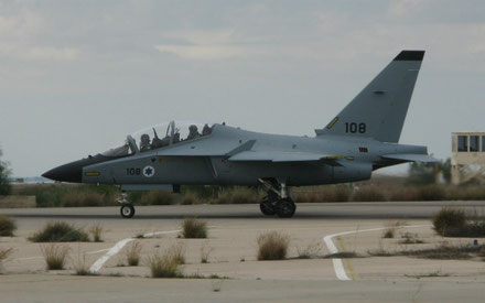 M-346 in fase di rullaggio