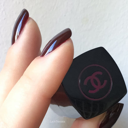 swatch CHANEL ROUGE NOIR 18 Collection Rouge Noir Absolument