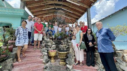 Avec les participants de la messe francophone, à Areyksat, le 25/06/2023.