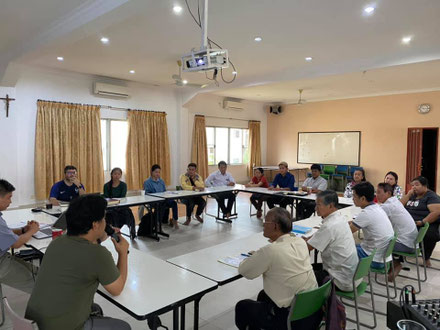 Réunion sur la liturgie, avec des représentants des différentes paroisses du secteur pastoral Phnom Penh Nord.