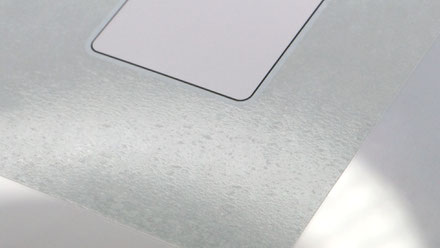 Advantages of liquid adhesives in the production of self-adhesive front foils and sensors. – roos.gmbh