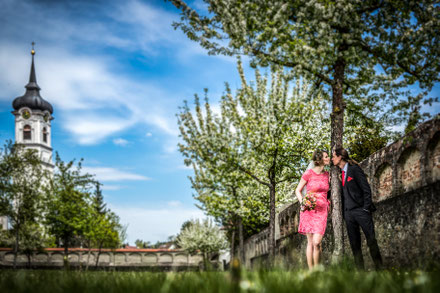Brautpaar beim Hochzeitsshooting im Schloss Ummendorf