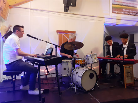 Matthias Schlechter, Jochen Reich und die Boogie Woogie Twins in der Waldschule Börnsen