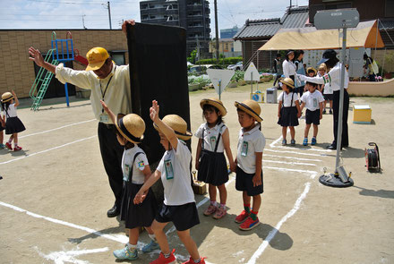 見通しが悪いところは注意してね。