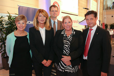 Women Leadership Forum 2014_Sally Helgesen, US Leadership Consultant, Speaker and Bestseller Author, Gabriela Schnabel, Editor, Format, Dr. Harald Katzmair, CEO and Founder, FAS Research, Dr. Andrea Kdolsky, Director Health Care Services, PwC Austria, DI 