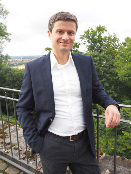 Porträt von Dr. Peter Schäfer: Lektorat, Korrektur, Schreibberatung, Autorencoaching, Werbetext, Ghostwrting, Layout.