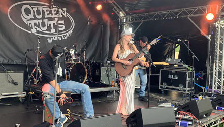 zoee, zoee tribe, zoee singer, zoee country music, zoee & the band, country artist, country music, pop country, unsigned, singer, songwriter, country music, country to country, zoee official, zoee and the band