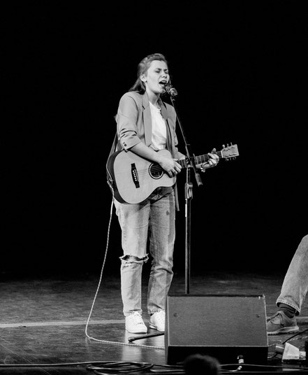 Zoee, Zoee and the band, Zoey, singer, songwriter, country music